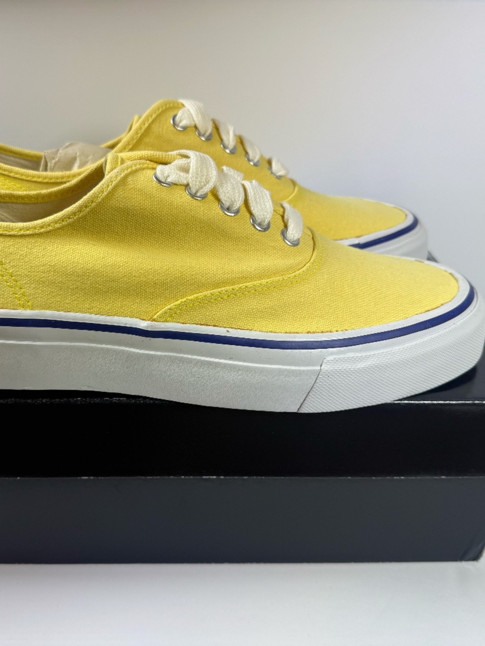POLO RALPH LAUREN UNISEX CANVAS SHOES SIZE 9.5 (MENS)